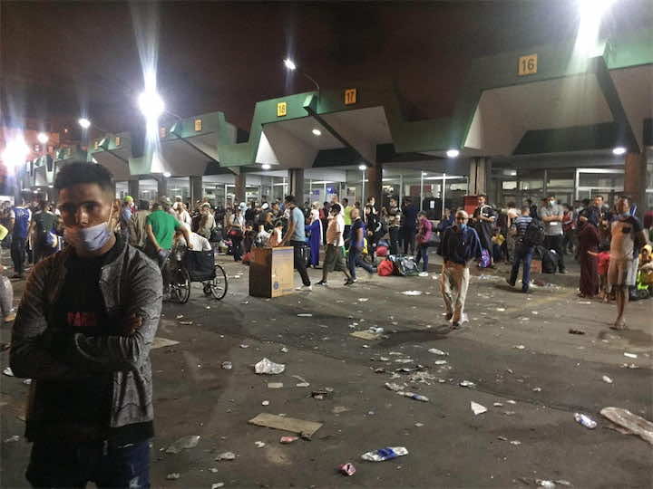 كرونولوجيا ليلة "الهروب الكبير".. هكذا خلق بلاغ مفاجئ "طوارئ" واستنفارا وازدحاما وحوادث سير على الطرقات- صور وفيديوهات