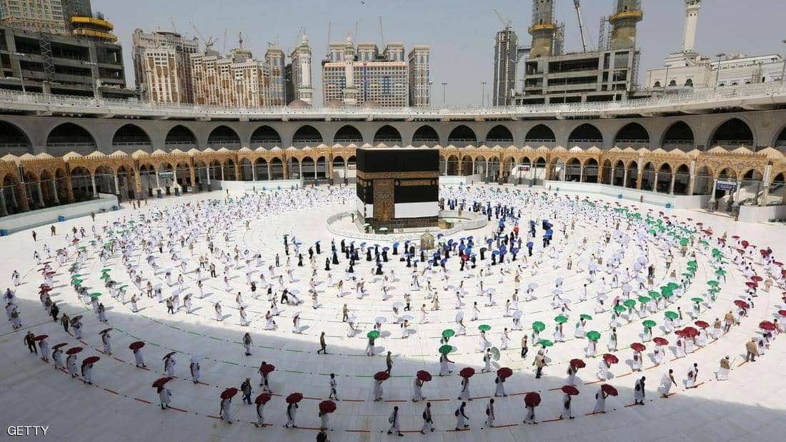 مشاهد غير مسبوقة.. الحجاج يؤدون أولى المناسك وسط تهديدات كورونا- صور