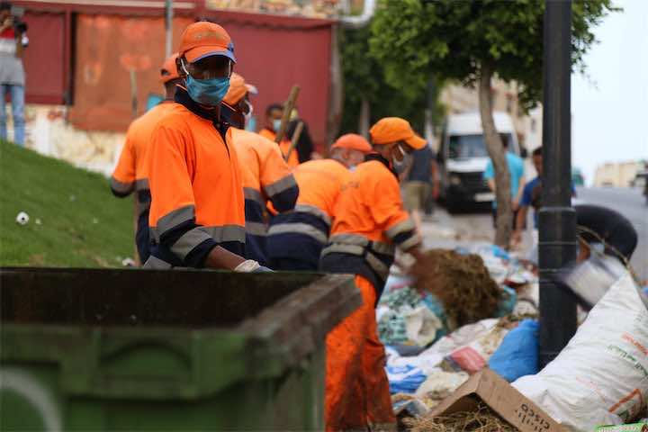 الدار البيضاء بدون عمال النظافة.. مضربون عن العمل ليومين متتاليين احتجاجا على تأخر رواتبهم