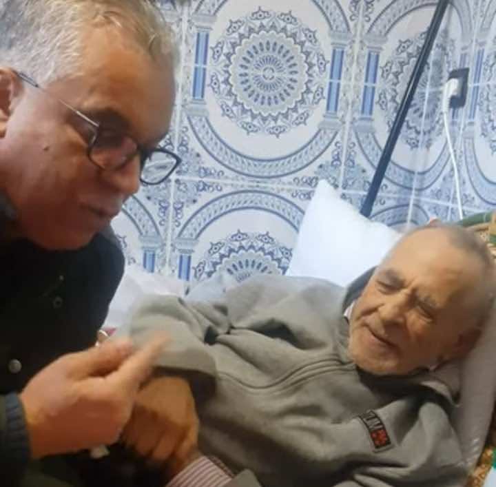 بعد غياب طويل بسبب المرض.. محمد الخلفي يعود للتمثيل على كرسي متحرك