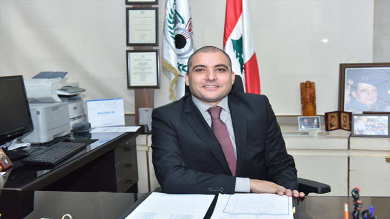 انفجار بيروت.. إصدار مذكرة توقيف بحق مدير الجمارك بعد ساعات من التحقيق