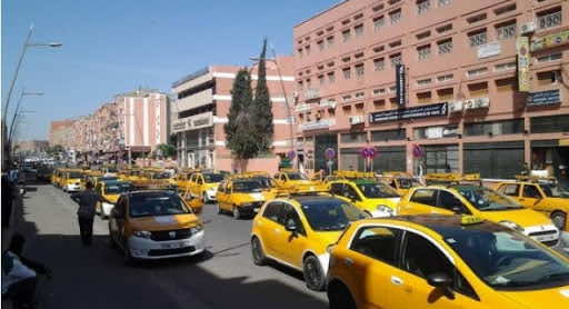 بني ملال.. السلطات تحدد مقعدين فقط لسيارة الأجرة الصغيرة وتهدد المخالفين بعقوبات