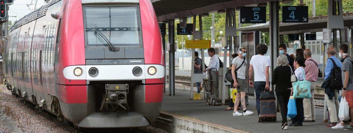 آلاف الركاب يحاصرون داخل قطارات "TGV"  إثر مشكلة كهربائية في فرنسا