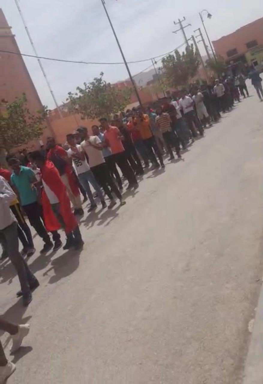 بوعرفة.. مسيرة إحتجاجية تطالب بإطلاق سراح المعطلين المعتقلين على خلفية احتجاجات بني تجيت - صور