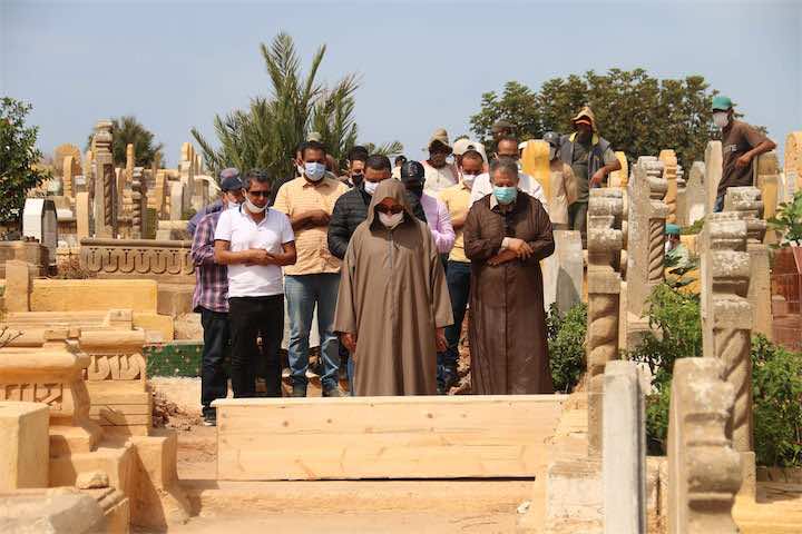 وداعا أنور الجندي.. أصدقاء الفنان الراحل يشيعون جثمانه إلى مثواه الأخير - صور