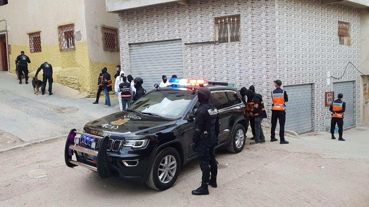 أفراد الخلية الإرهابية المفككة في طنجة.. أصغرهم يبلغ من العمر 17 سنة وآخر يبيع وجبة "كالينطي"