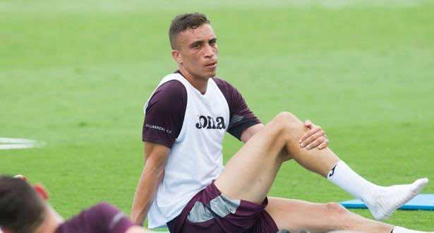 وضع لاعب المنتخب سفيان شاكلا تحت البروتوكول الصحي بعد ثبوث إصابته بكورونا