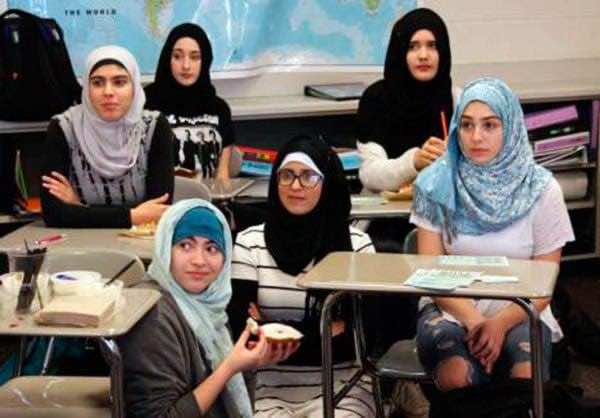 رسميا.. "كاتالونيا" تبدأ تدريس الدين الإسلامي في مؤسسات التعليم العمومي