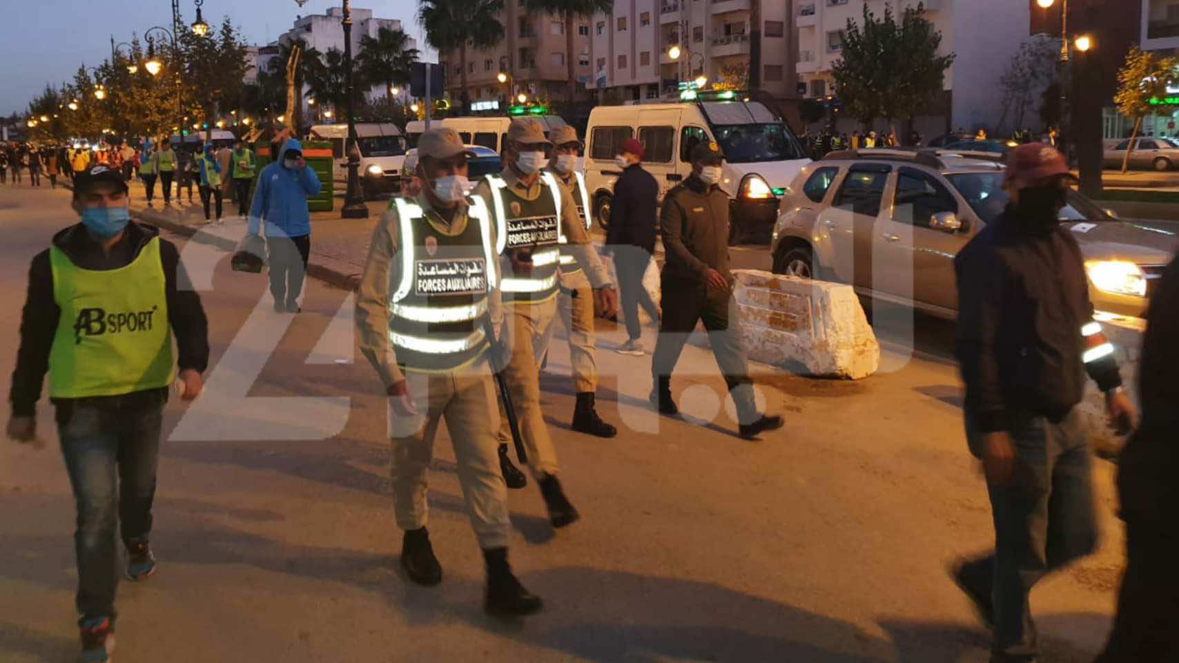 طنجة تقرر إجراءات احترازية جديدة لأسبوعين.. تهم الرخص الاستثنائية والمقاهي والمطاعم