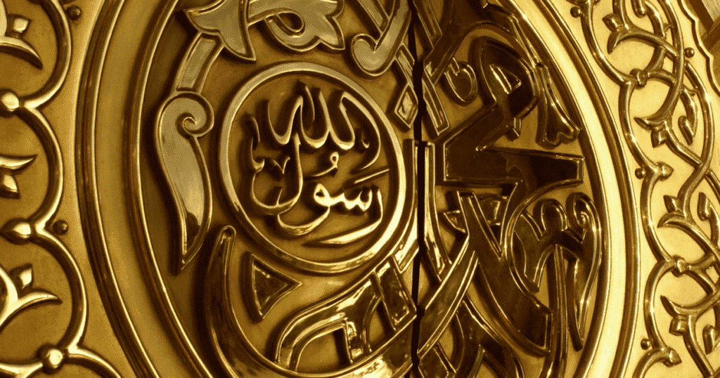 في وقت أغضب فيه ماكرون المسلمين.. مشاهير عالميون دافعوا عن الإسلام على الرغم من عدم اعتناقهم له