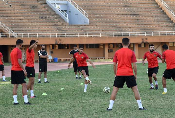 عموتة "يضع" آخر اللمسات علی المنتخب المحلي قبل مواجهة مالي