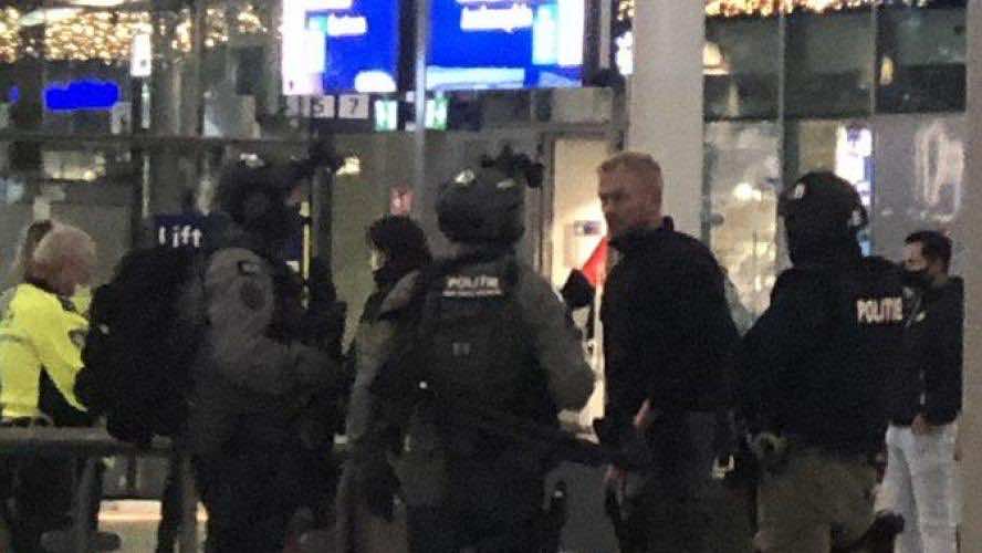 تعطيل حركة القطارات في أوتريخت الهولندية بعد الاشتباه في وجود قنبلة واعتقال شخصين