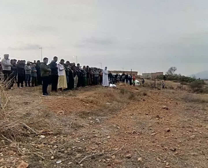 سكان بني بوعياش يشيعون جثمان طالب جامعي قضى نحبه غرقا في محاولة للهجرة السرية