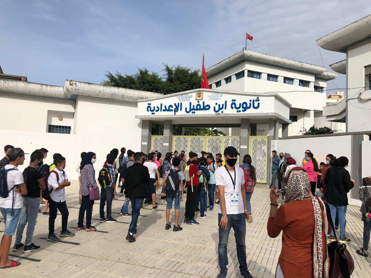 وفاة مدير إعدادية ابن طفيل في طنجة بسبب مضاعفات فيروس "كورونا"