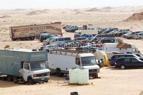 المغرب يستعد لإفراغ الكركارات من سيارات غير قانونية ومطالب للحكومة الموريتانية بتسهيل إدخالها