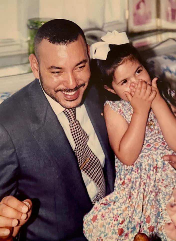 الأمير مولاي هشام: الملك محمد السادس "رب العائلة" وخلق فضاء آمنا ودافئا لبناتي
