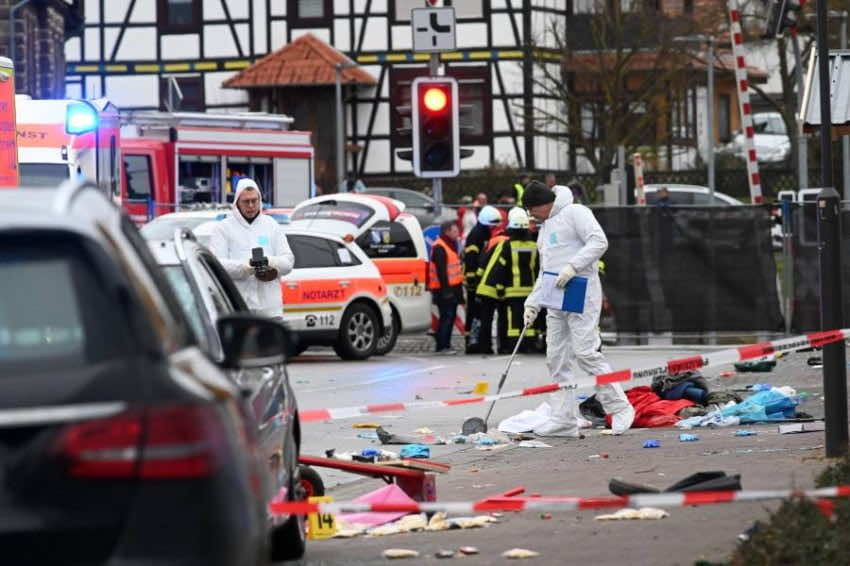 السلطات الألمانية تقول إن منفذ حادث الدهس "مريض نفسي وكان مخمورا" وحصيلة القتلى ترتفع إلى 5 أشخاص