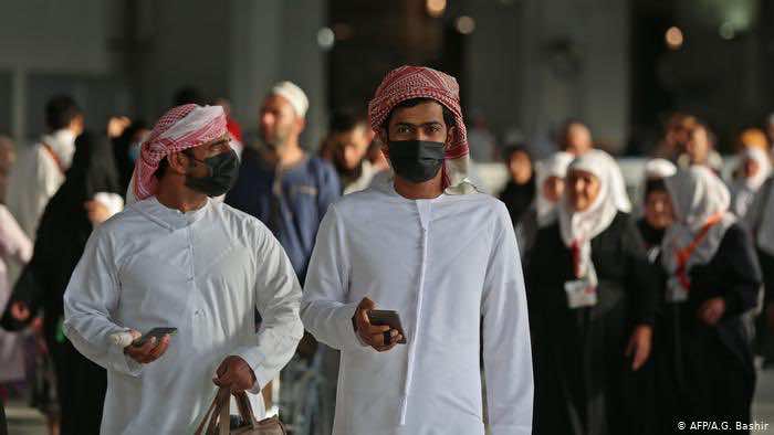 الإمارات تعلن اكتشاف إصابات لديها بالسلالة الجديدة من فيوس كورونا