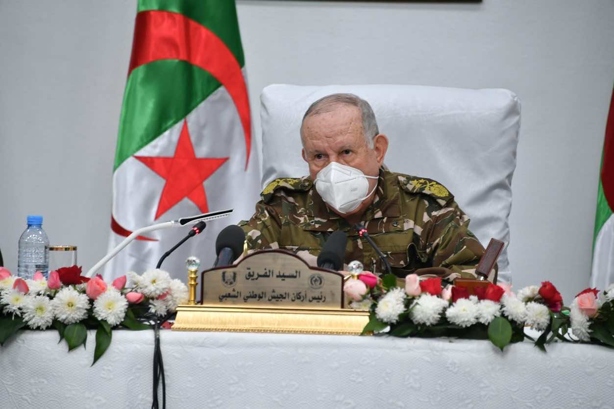 شنقريحة من الحدود مع المغرب: المؤسسة العسكرية ستواصل تعزيز قدراتها وتأمين متطلباتها لدحر “المخططات المعادية”