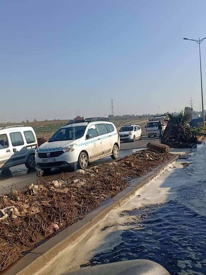 مزبلة مديونة تدفع مهنيي سيارات الأجرة إلى الاحتجاج: تتسبب في برك مائية وحفر وحوادث