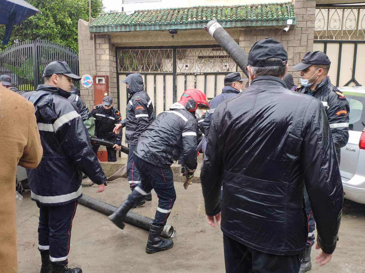 فاجعة بطنجة..انتشال 24 جثة لعمال غرقوا في قبو معمل غمرته الأمطار والبحث جار عن باقي الضحايا