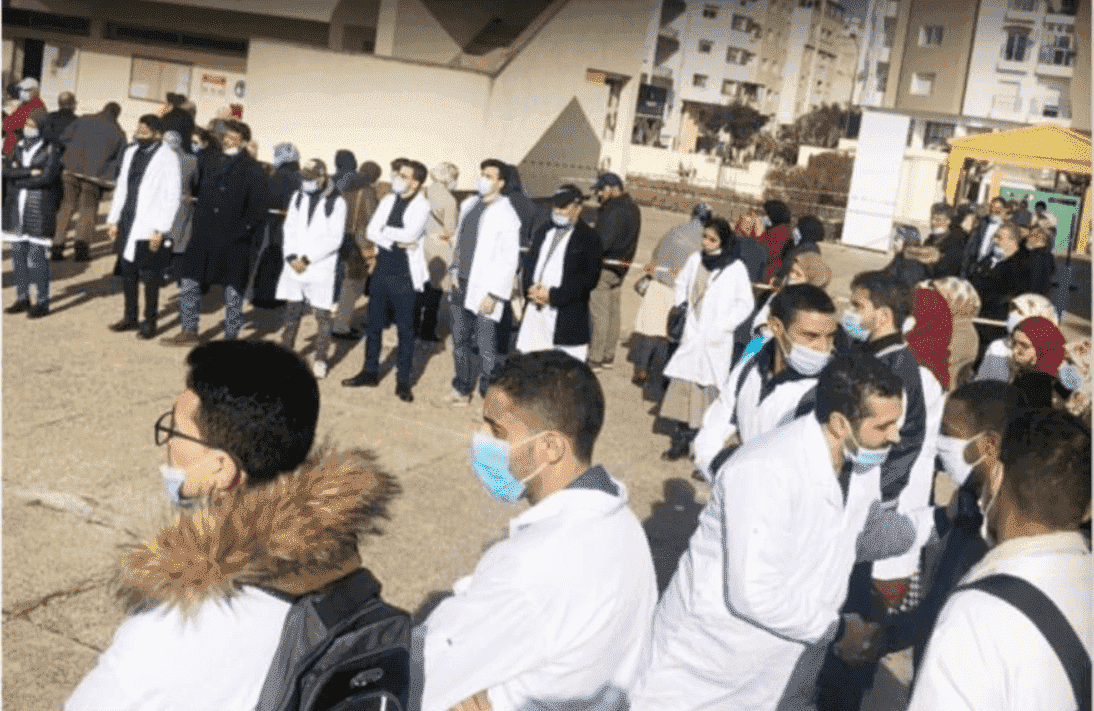 اقتطاعات تقارب النصف من المنحة تدفع الأساتذة المتدربين إلى الاحتجاج  - صور