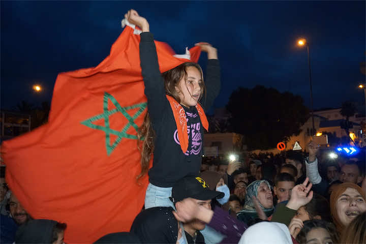 سكان الفنيدق: مبغيناش القفة ومبغيناش نغرقو في البحر بغينا الخدمة!- فيديو