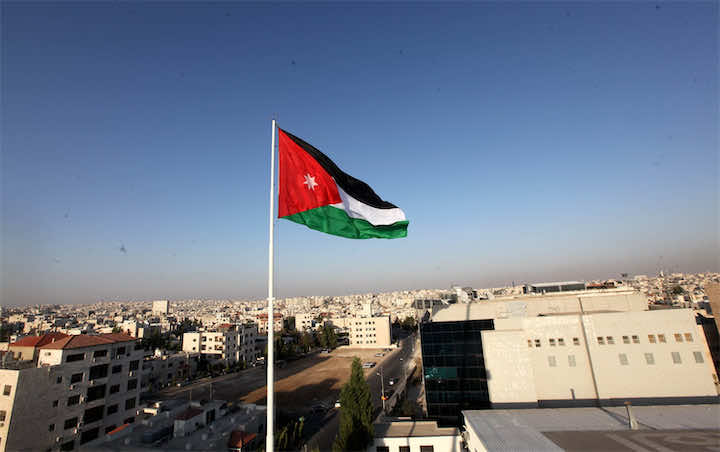 حضور مأدبة طعام لا تحترم قيود كورونا يقود وزيرين في الأردن نحو الاستقالة