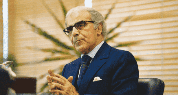 تطالب بتأجيل سداد القروض.. "الجواهري" يتفاعل مع احتجاجات شركات النقل السياحي