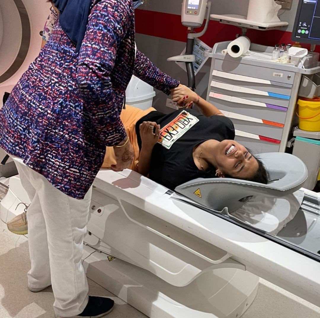 سقطت من دراجة رباعية... الفنانة رجاء بلمير تتعرض للإصابة