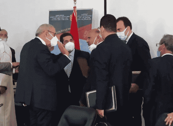 مشاداة بين والي جهة الداخلة ورئيس جماعة أمام أنظار أمزازي تثير ردود فعل غاضبة