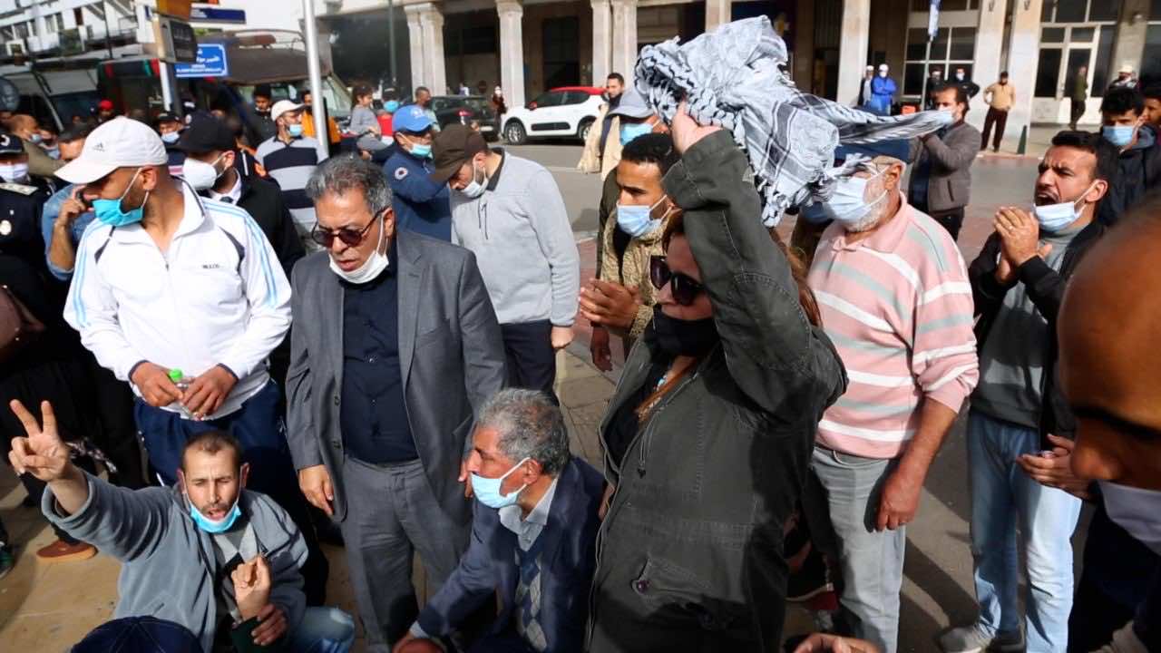 الرباط.. السلطات تفرق وقفة احتجاجية ضد التطبيع- فيديو
