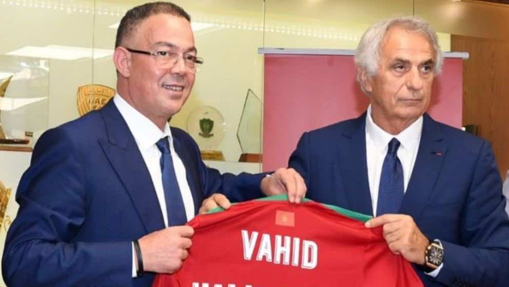 بعد الأداء غير المقنع للأسود... اجتماع طارئ بين لقجع وخاليلوزيتش