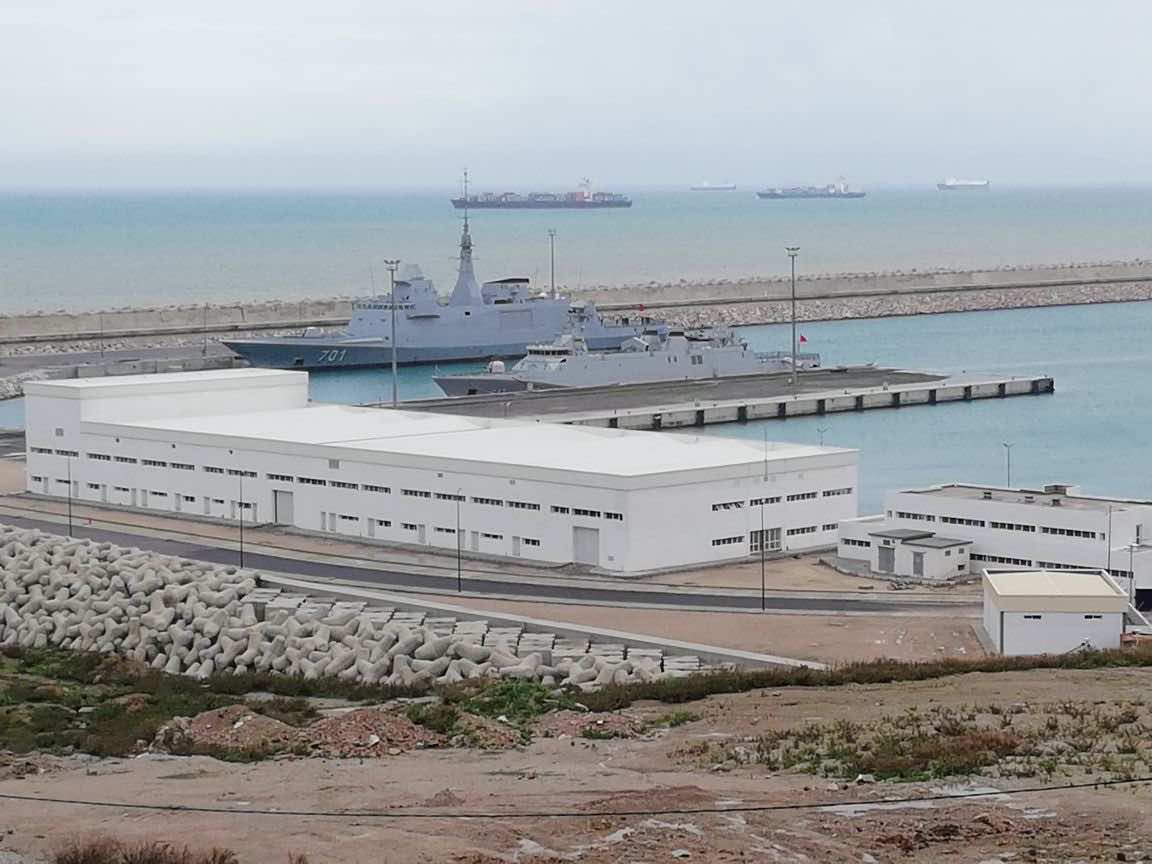 التحقيق مع 13دركيا معتقلا كانوا يهربون المخدرات في مضيق جبل طارق