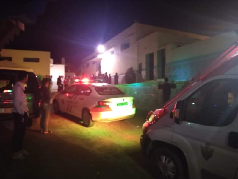 مواطنون يتحدون المنع ويقيمون صلاة التراويح بعدد من المدن.. والأمر يتطور إلى مواجهات مع رجال الأمن