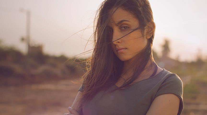 ممثلة مغربية تتلقى العزاء في نفسها وهي حية!