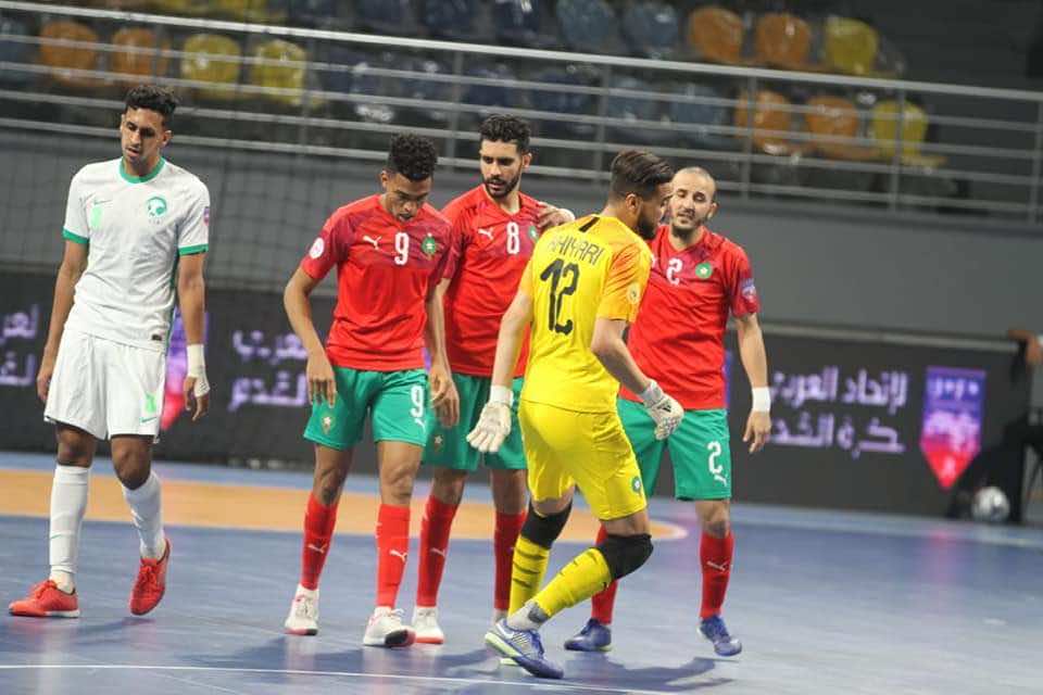 البطولة العربية لكرة الصالات... المنتخب الوطني يتأهل إلى نصف النهائي بالعلامة الكاملة