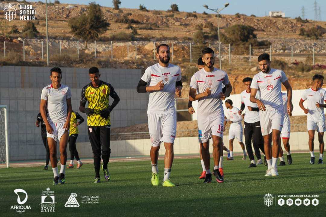 لاعبو حسنية أكادير يهددون بمقاطعة التداريب