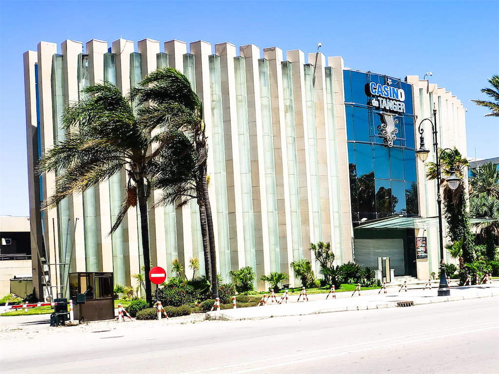 عمال كازينو طنجة يحتجون بسبب عدم أداء الأجور منذ عام
