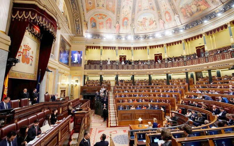 حزبان إسبانيان يتوحدان لمطالبة الحكومة بتعزيز العلاقات مع المغرب