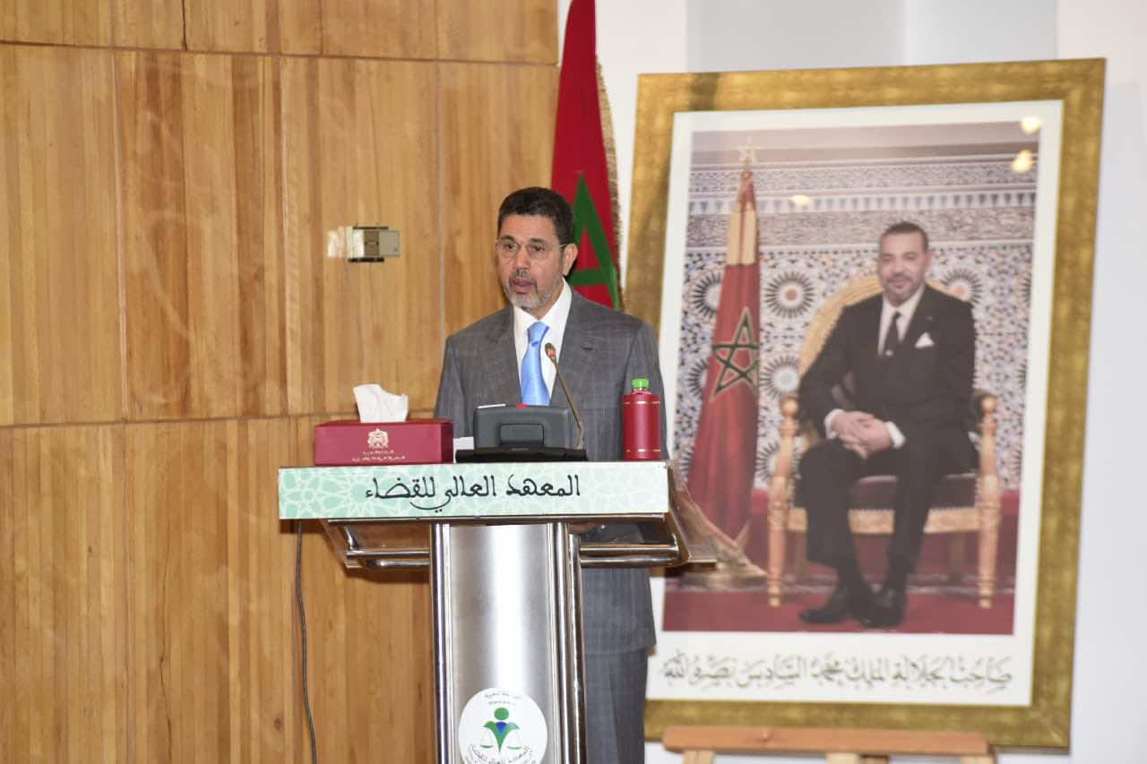 القضاة وفايسبوك.. "عبد النباوي" يكشف رأيه: واجب التحفظ يجعل القاضي أقل حرية من غيره