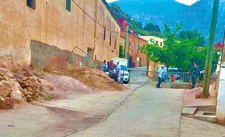 ارتفاع إصابات كورونا يدفع السلطات إلى إغلاق منتزه وشلالات ببني ملال - صورة