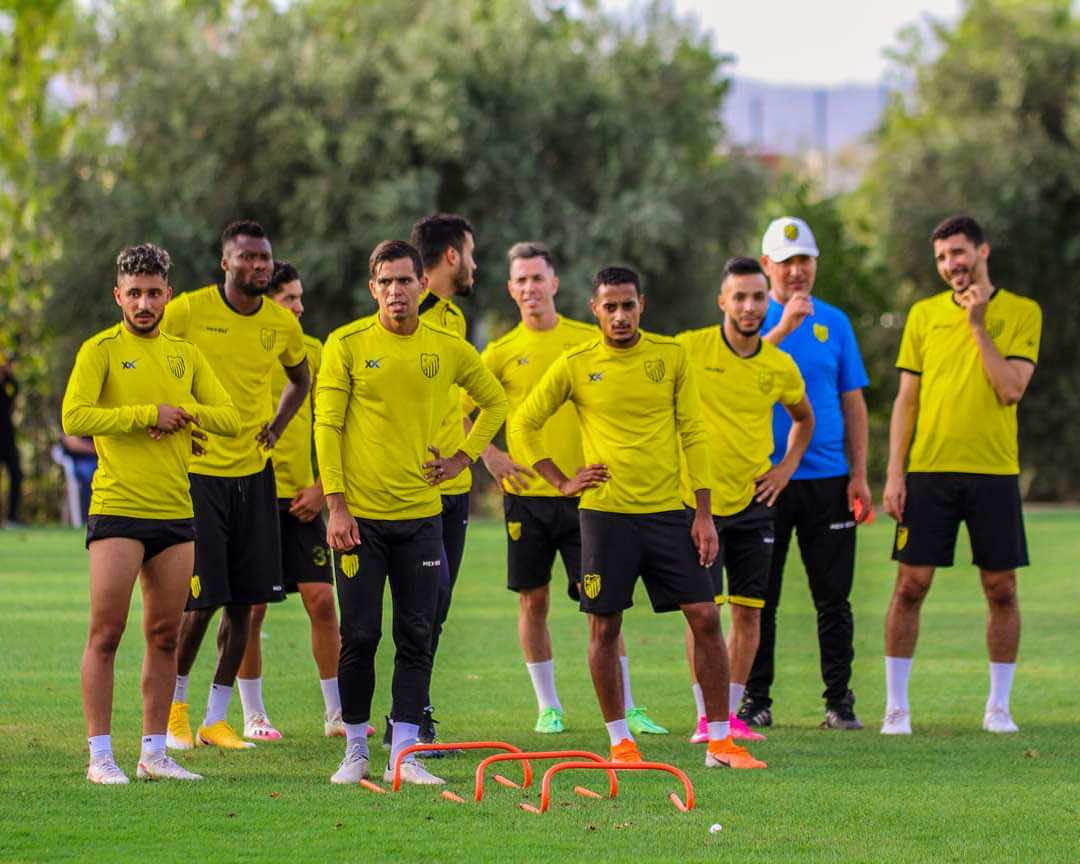 المغرب الفاسي يوجه دعوة إلى والي المدينة والمنتخبين والنسيج الاقتصادي لدعم النادي والالتفاف حوله
