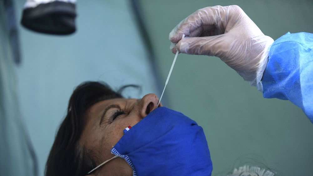 مطالب بمجانية تحليل الكشف عن كوفيد-19 PCR للحد من انتشار الفيروس