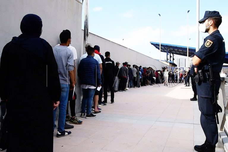 لأول مرة.. سبتة المحتلة تنفذ اتفاقية قديمة وتعيد قاصرين للمغرب