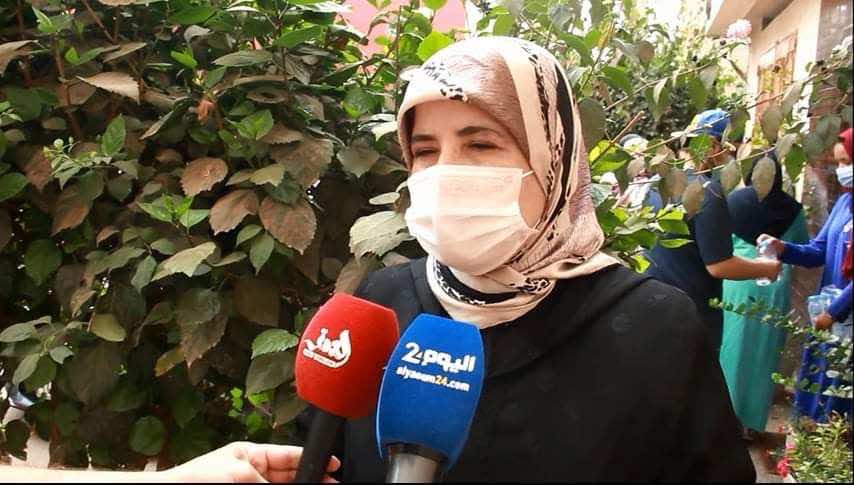 الوزيرة المصلي تذرف الدموع حزنا على فراق والدها في أكـادير