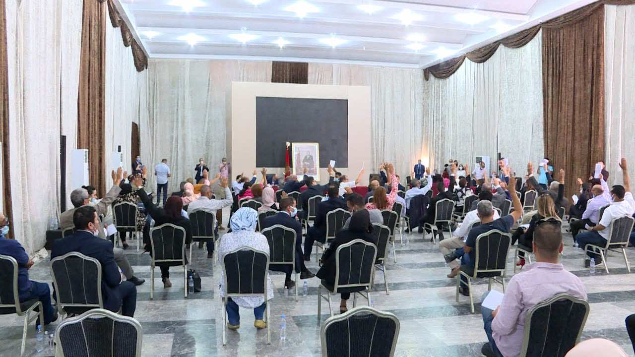 كواليس انتخاب عمدة الرباط.. مستشار يتلو آيات المنافقين عن "المنافقين" والرئيسة تغفل تمثيلية النساء في النيابات (فيديو)