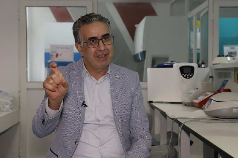 عضو اللجنة العلمية لكوفيد19 يدعو إلى تخفيف قيود كورونا:  "ديرو لينا شي حل.. وحلُّوا علينا"