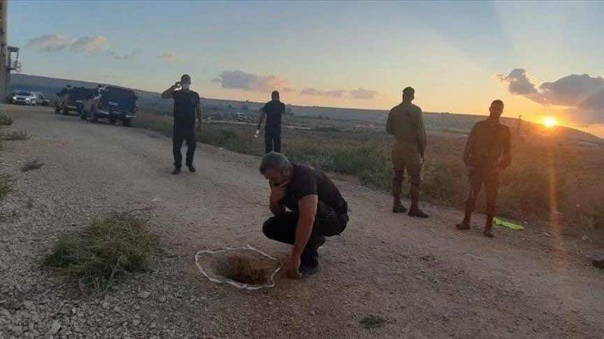 قناة عبرية: أحد الأسيرين الفارين بالضفة والآخر ما يزال بدولة الاحتلال