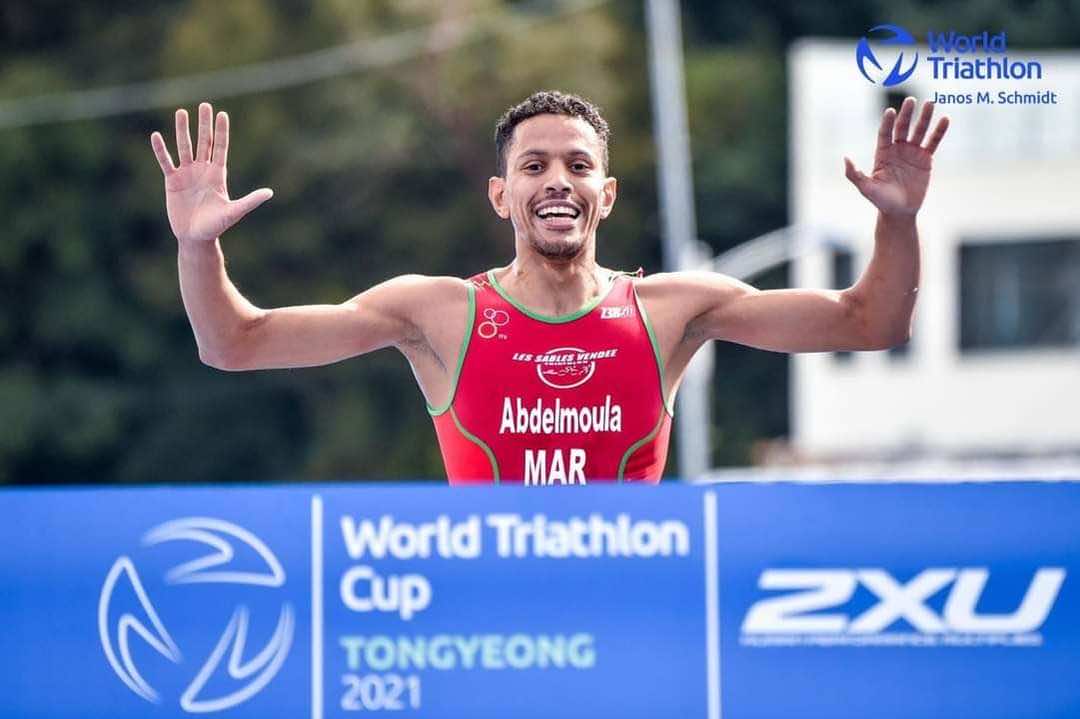 المغرب يحقق إنجازا تاريخيا في رياضة الترياثلون بفضل البطل عبد المولى جواد
